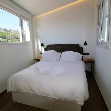Atico Loft De Lujo Con Terraza Espectacular Y Vista A Los 2 Castillos Apartment