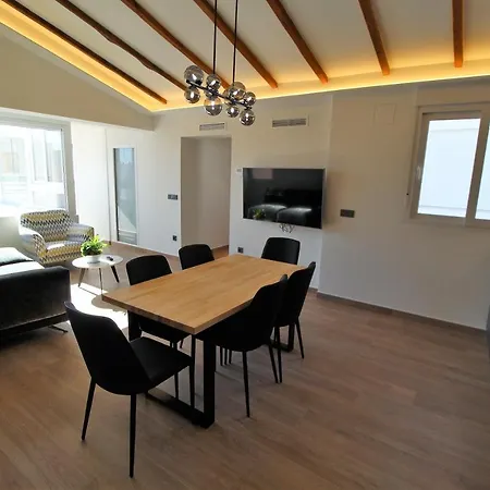 Atico Loft De Lujo Con Terraza Espectacular Y Vista A Los 2 Castillos Apartment